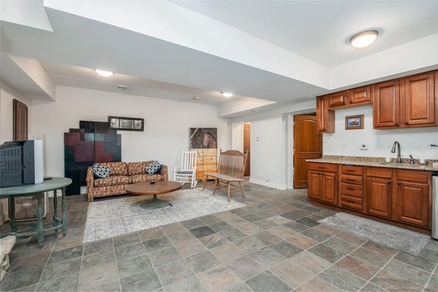 S91W37885 Antique LANE, Eagle, WI 53119