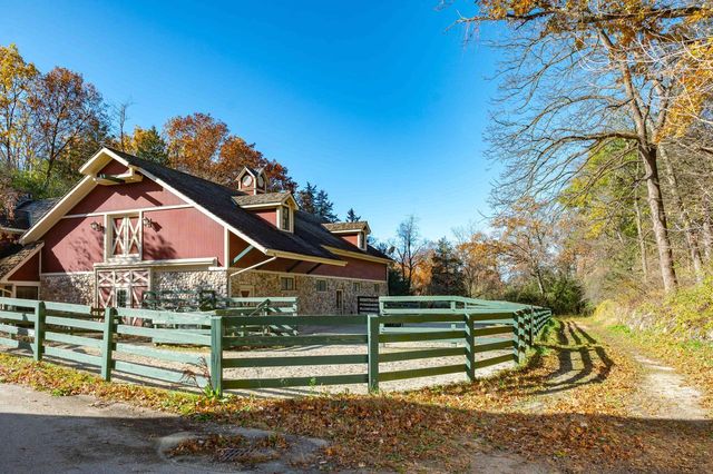 S91W37885 Antique LANE, Eagle, WI 53119