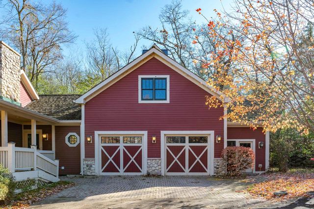 S91W37885 Antique LANE, Eagle, WI 53119