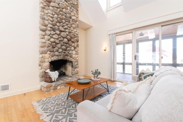 S91W37885 Antique LANE, Eagle, WI 53119