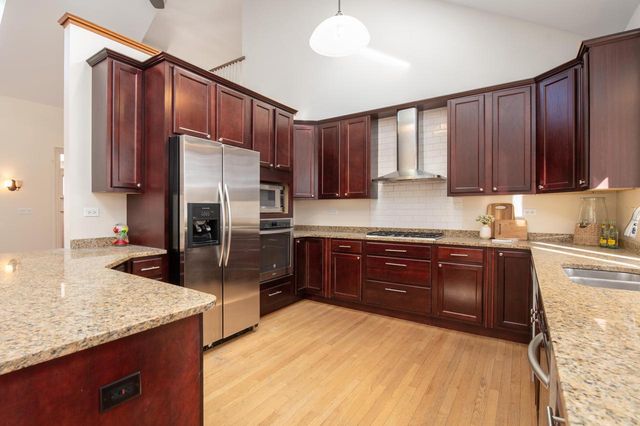 S91W37885 Antique LANE, Eagle, WI 53119