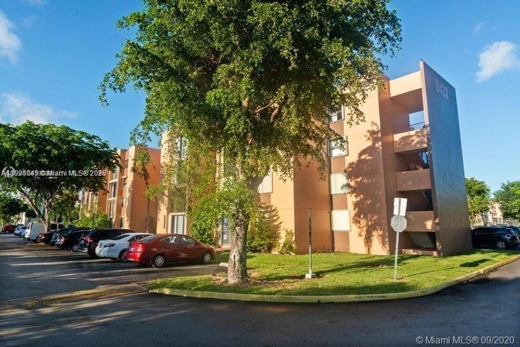 9431 SW 4th St 201, Miami, FL 33174