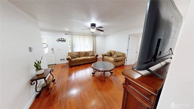 218 S 24th Street S, Mount Vernon, WA 98274