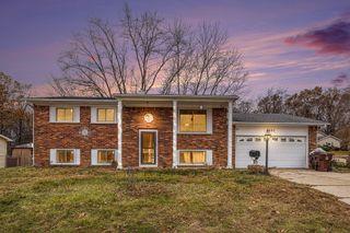 897 N Washington Avenue N, Bedford Twp, MI 49037