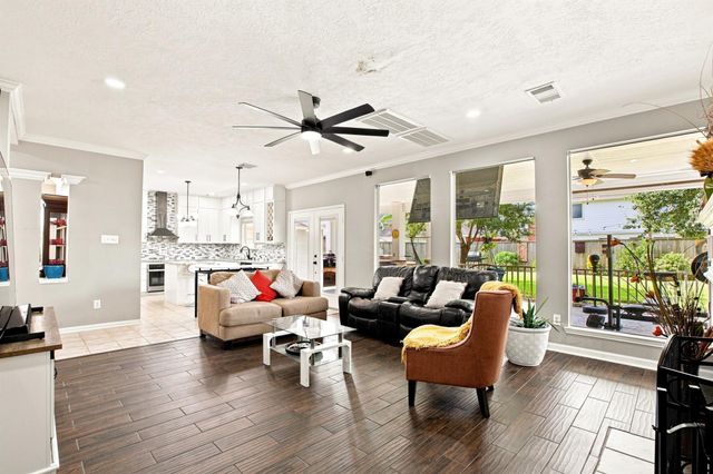 15214 Walden Park Court, Houston, TX 77049