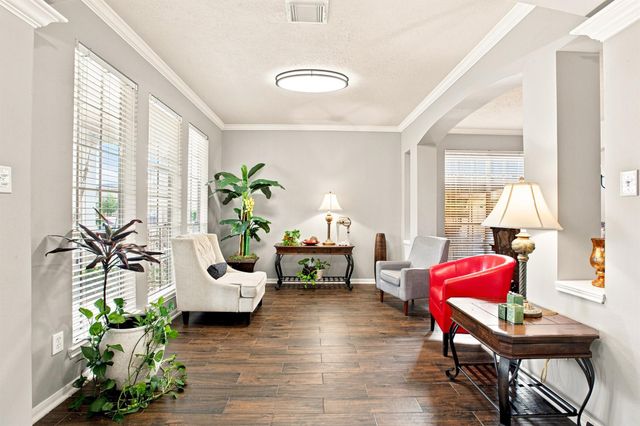15214 Walden Park Court, Houston, TX 77049