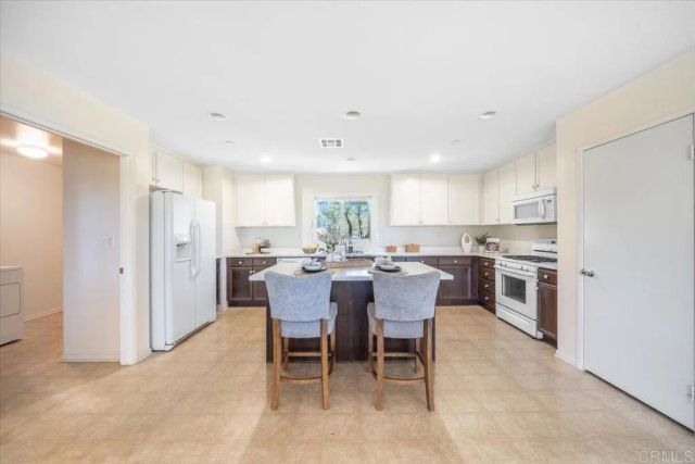 352 Tom McGuinness Jr Circle, Fallbrook, CA 92028