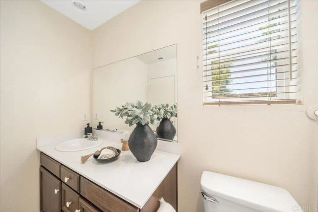 352 Tom McGuinness Jr Circle, Fallbrook, CA 92028