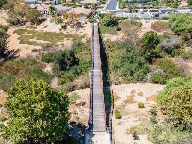 352 Tom McGuinness Jr Circle, Fallbrook, CA 92028