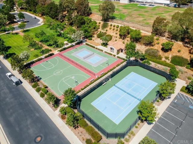 352 Tom McGuinness Jr Circle, Fallbrook, CA 92028