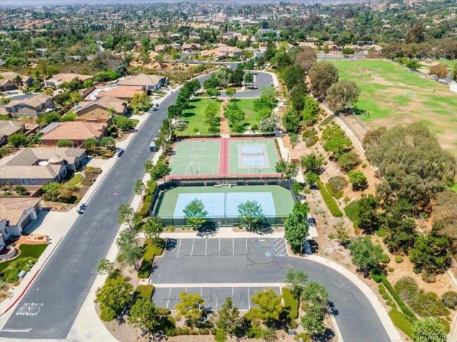 352 Tom McGuinness Jr Circle, Fallbrook, CA 92028