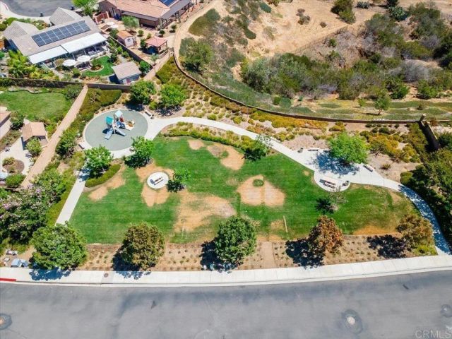 352 Tom McGuinness Jr Circle, Fallbrook, CA 92028