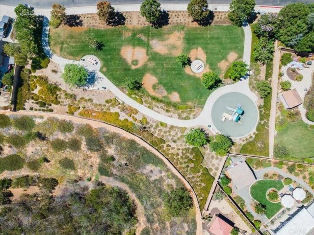 352 Tom McGuinness Jr Circle, Fallbrook, CA 92028