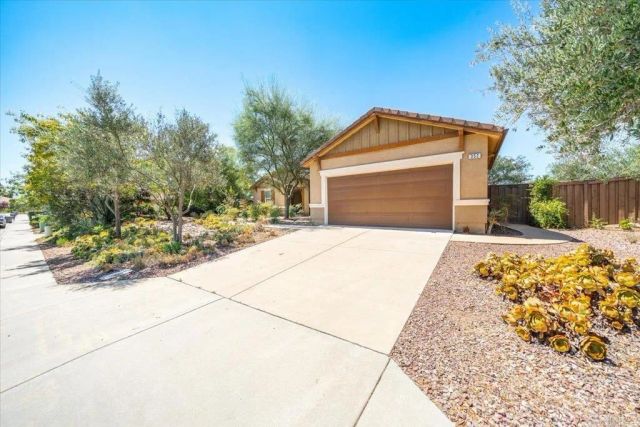 352 Tom McGuinness Jr Circle, Fallbrook, CA 92028