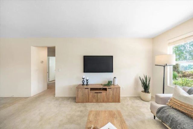 352 Tom McGuinness Jr Circle, Fallbrook, CA 92028