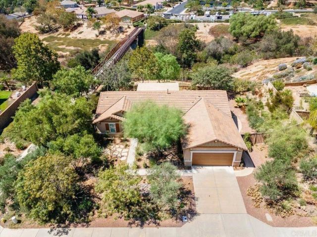 352 Tom McGuinness Jr Circle, Fallbrook, CA 92028
