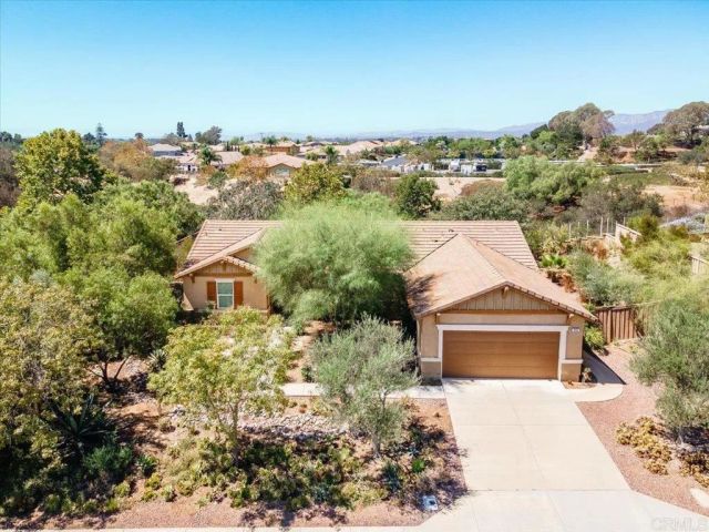 352 Tom McGuinness Jr Circle, Fallbrook, CA 92028