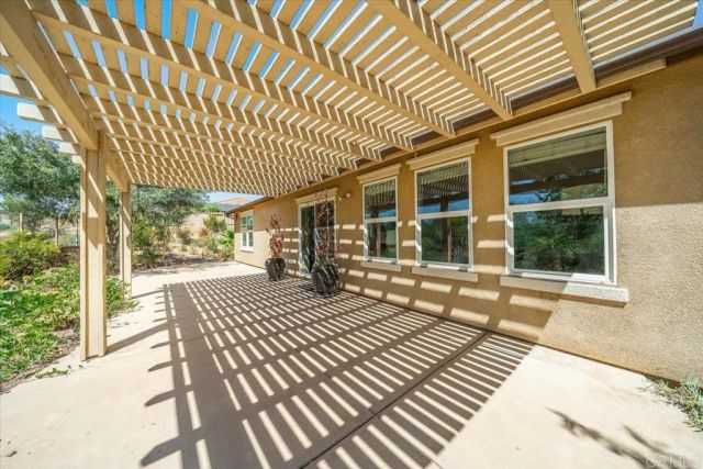352 Tom McGuinness Jr Circle, Fallbrook, CA 92028