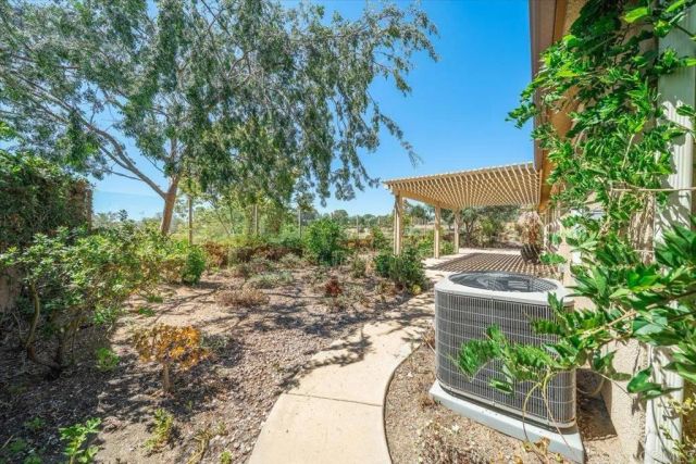 352 Tom McGuinness Jr Circle, Fallbrook, CA 92028