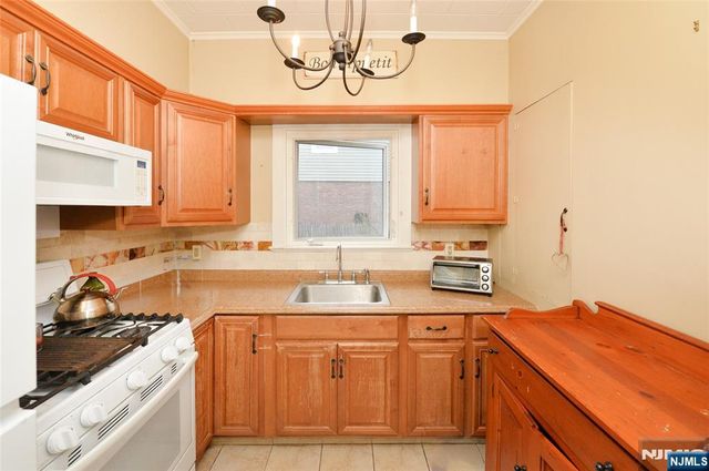 188 Highwood Avenue, Glen Rock, NJ 07452