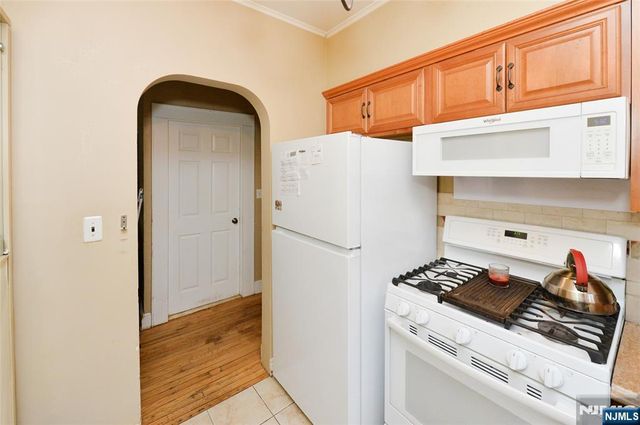 188 Highwood Avenue, Glen Rock, NJ 07452