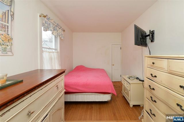 188 Highwood Avenue, Glen Rock, NJ 07452