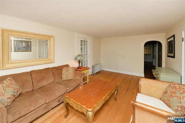 188 Highwood Avenue, Glen Rock, NJ 07452