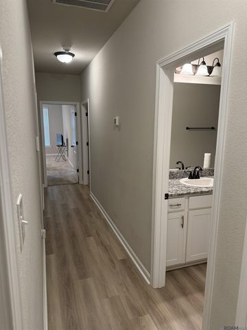 39500 Ridgeland Dr, Gonzales, LA 70737