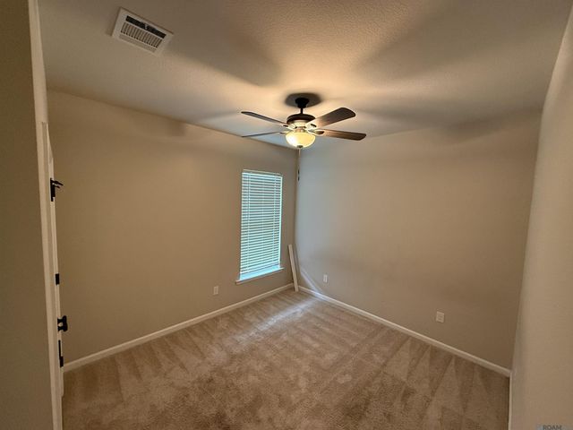 39500 Ridgeland Dr, Gonzales, LA 70737