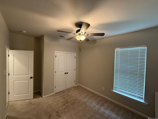 39500 Ridgeland Dr, Gonzales, LA 70737