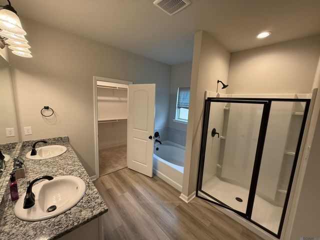 39500 Ridgeland Dr, Gonzales, LA 70737