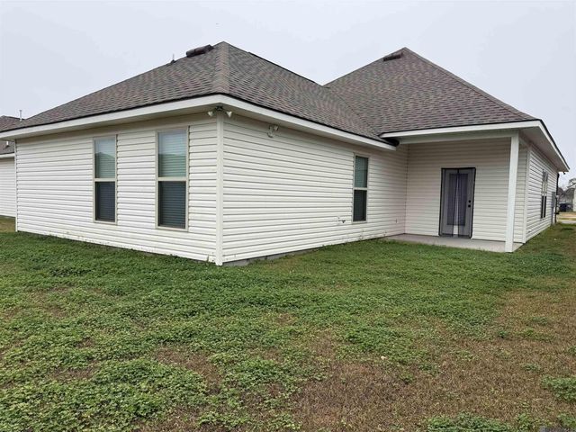 39500 Ridgeland Dr, Gonzales, LA 70737
