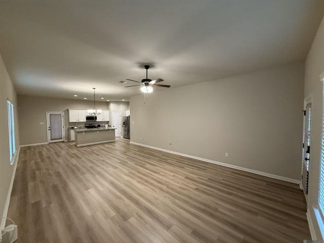 39500 Ridgeland Dr, Gonzales, LA 70737