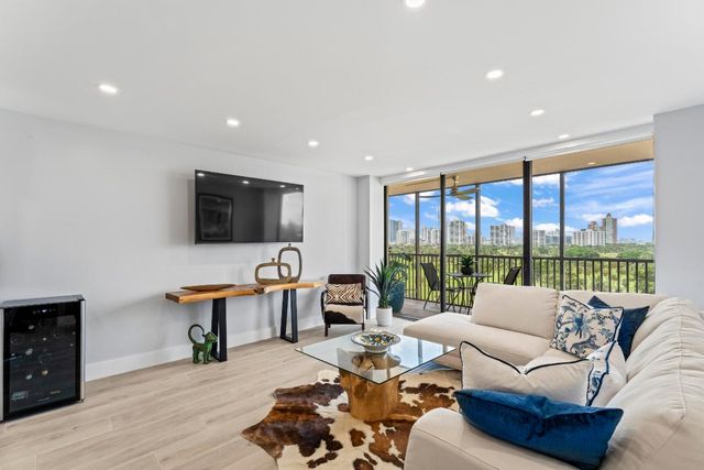 20379 W Country Club Drive 937, Aventura, FL 33180