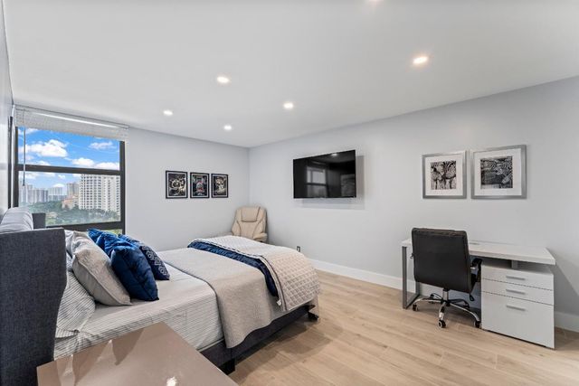 20379 W Country Club Drive 937, Aventura, FL 33180