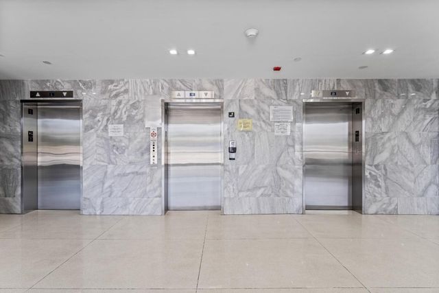 20379 W Country Club Drive 937, Aventura, FL 33180