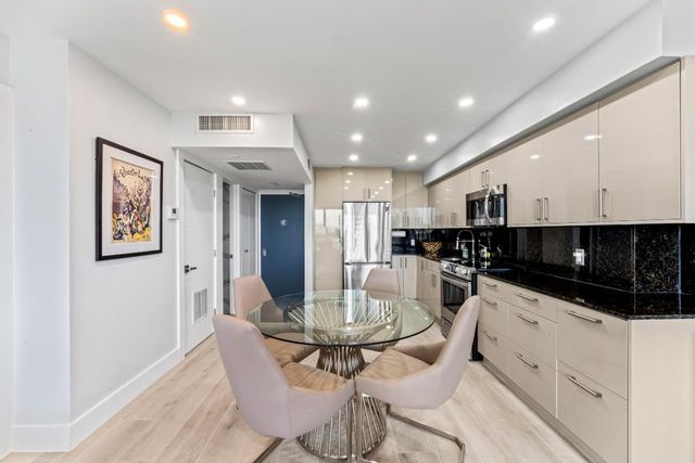 20379 W Country Club Drive 937, Aventura, FL 33180