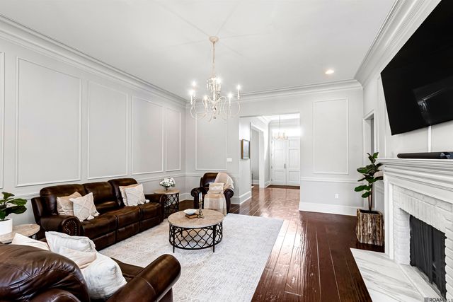 2544 Tiger Crossing Dr, Baton Rouge, LA 70810