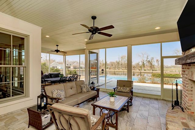 2544 Tiger Crossing Dr, Baton Rouge, LA 70810