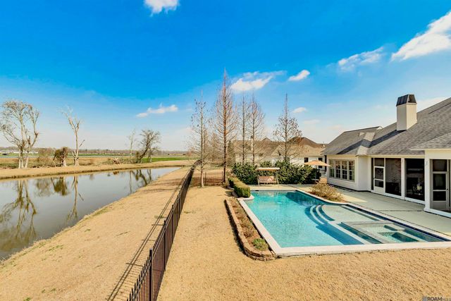 2544 Tiger Crossing Dr, Baton Rouge, LA 70810