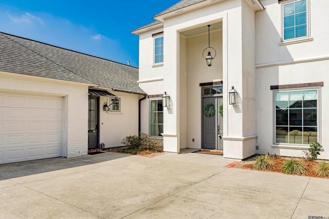 2544 Tiger Crossing Dr, Baton Rouge, LA 70810