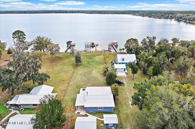 567 W HILLSBOROUGH Avenue, Florahome, FL 32140