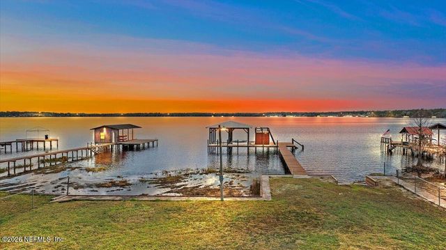 567 W HILLSBOROUGH Avenue, Florahome, FL 32140