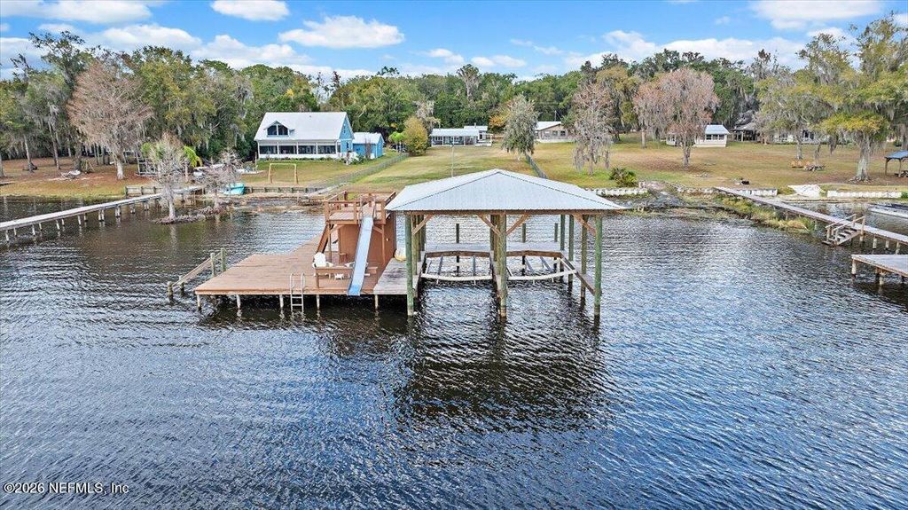 567 W HILLSBOROUGH Avenue, Florahome, FL 32140