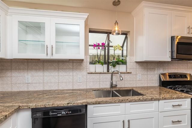 1611 Oakdale Street, Houston, TX 77004