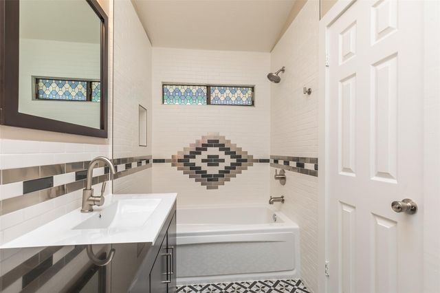 1611 Oakdale Street, Houston, TX 77004
