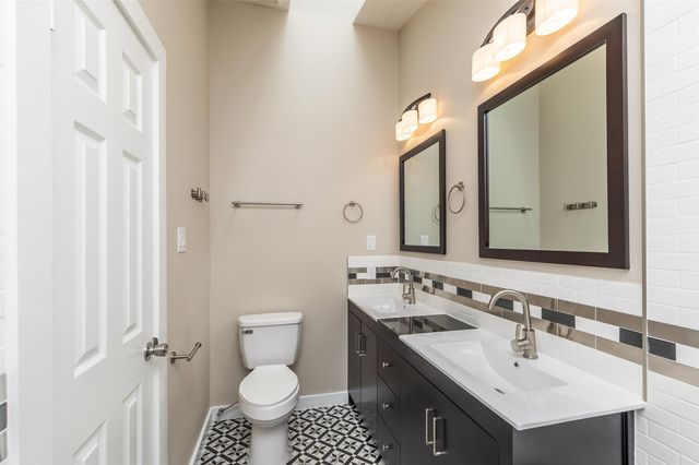1611 Oakdale Street, Houston, TX 77004