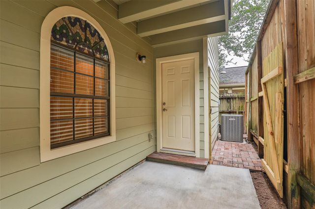 1611 Oakdale Street, Houston, TX 77004