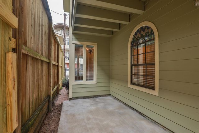 1611 Oakdale Street, Houston, TX 77004