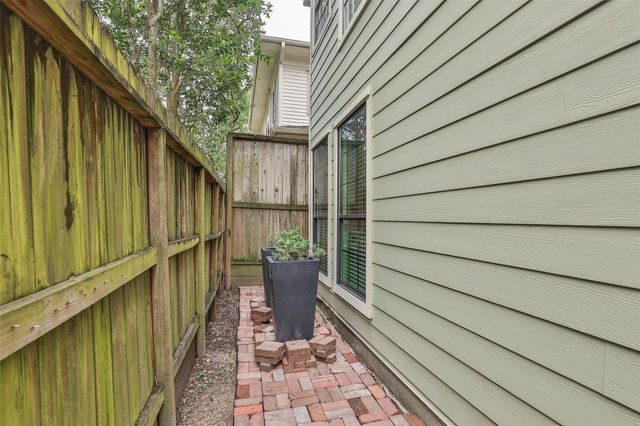 1611 Oakdale Street, Houston, TX 77004